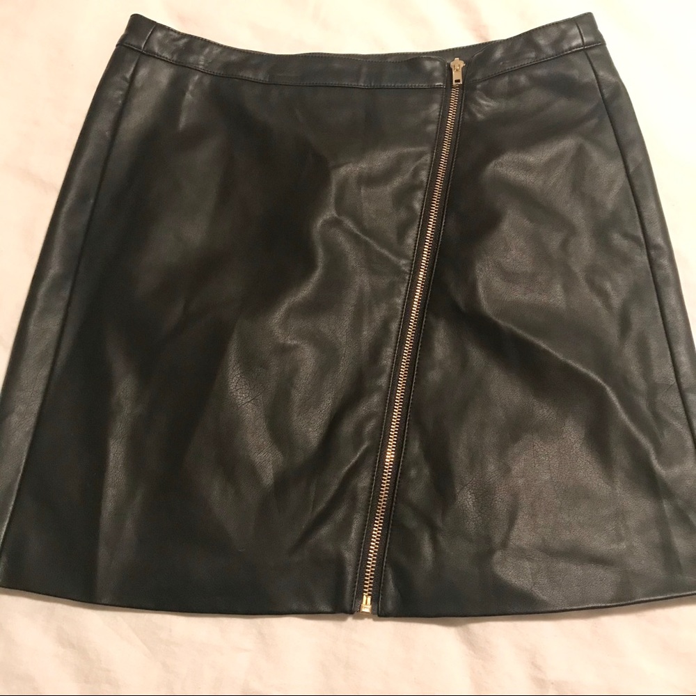 GB London Pop Black Leather Mini Skirt